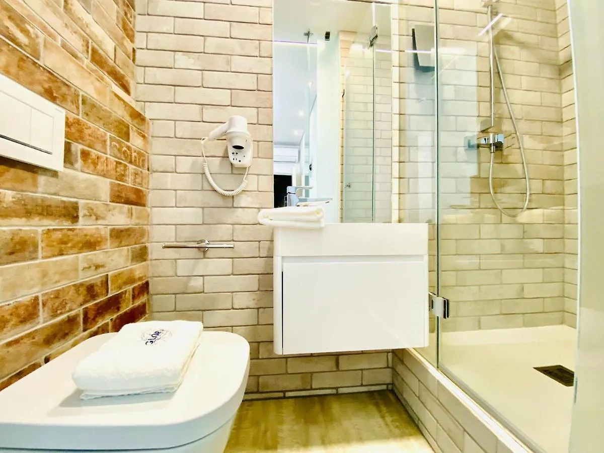 Gloria 10 Deluxe Bed & Breakfast Lisbon